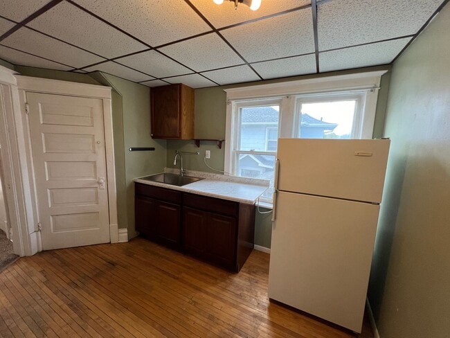 Building Photo - AVAILABLE JUNE - Upper 2 Bed 1 Bath in Billings Park Superior