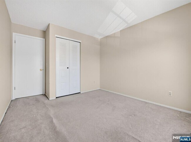 Building Photo - 403 Poets Way