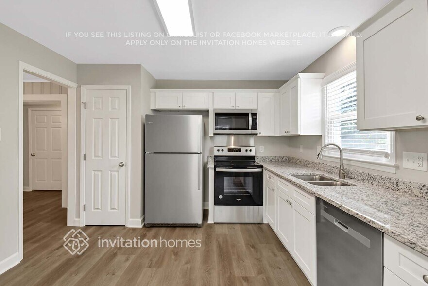 Building Photo - 4420 Birkdale Dr