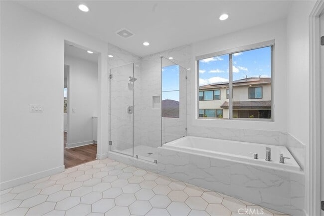 Building Photo - 35963 Bertain Dr