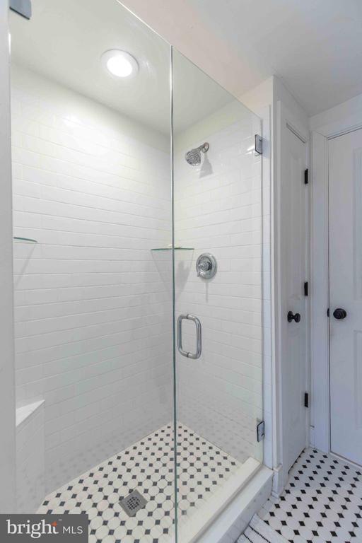 Building Photo - 216 W Lafayette St