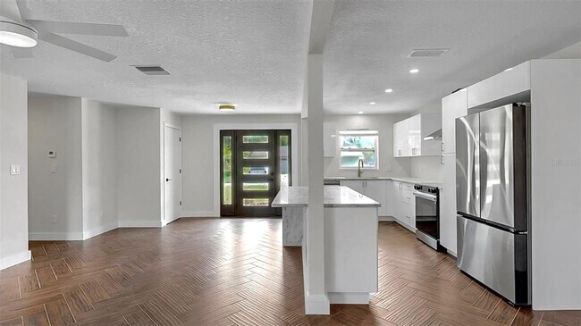 Building Photo - 5435 Drinkard Dr