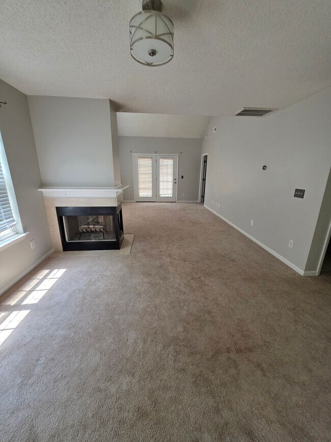 Building Photo - 2/3 BR in Rachel's Keep Community!