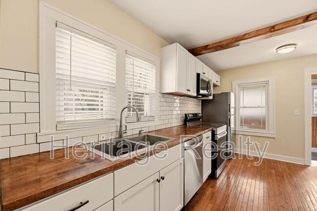 Building Photo - 3820 Sutherland Ave