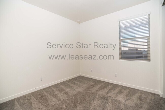 Building Photo - 9129 W Sells Dr