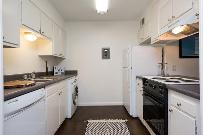 Building Photo - 3914 Avenue D