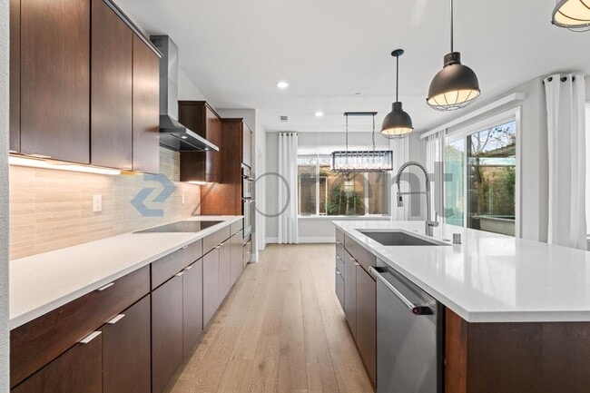 Building Photo - 285 Bear Creek Dr