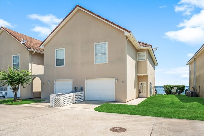 Building Photo - 16 Regency Pt