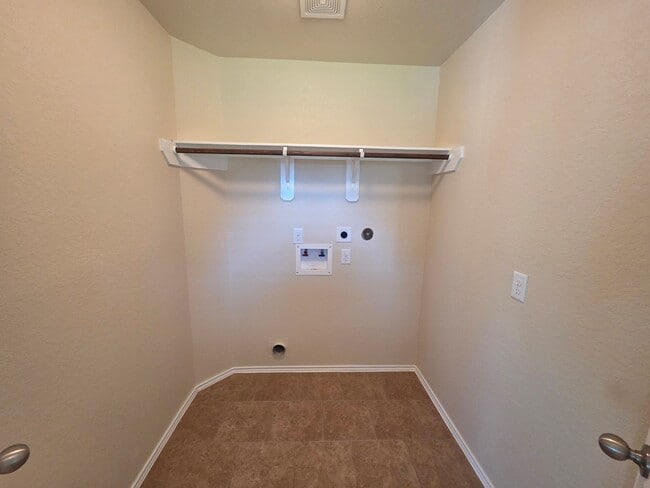 Building Photo - 19115 Shire Horse Blvd