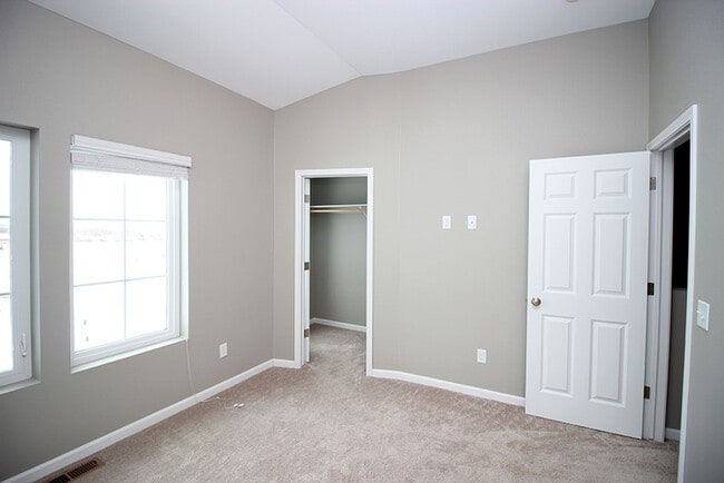 Building Photo - 3167 Sullivan Lp