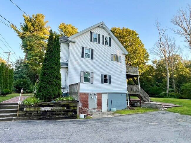 Building Photo - 653 Park St