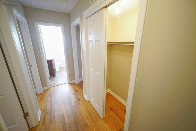 Building Photo - 1804 Skyland Dr
