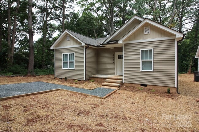 Building Photo - 2634 Kenhill Dr