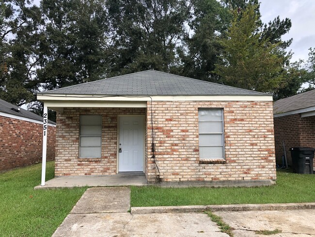 Primary Photo - 2351 Elm Park Dr