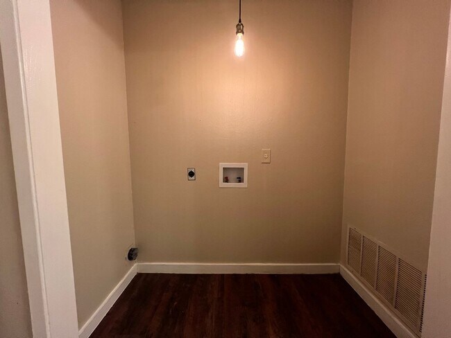 Building Photo - 5318 Crossridge Dr