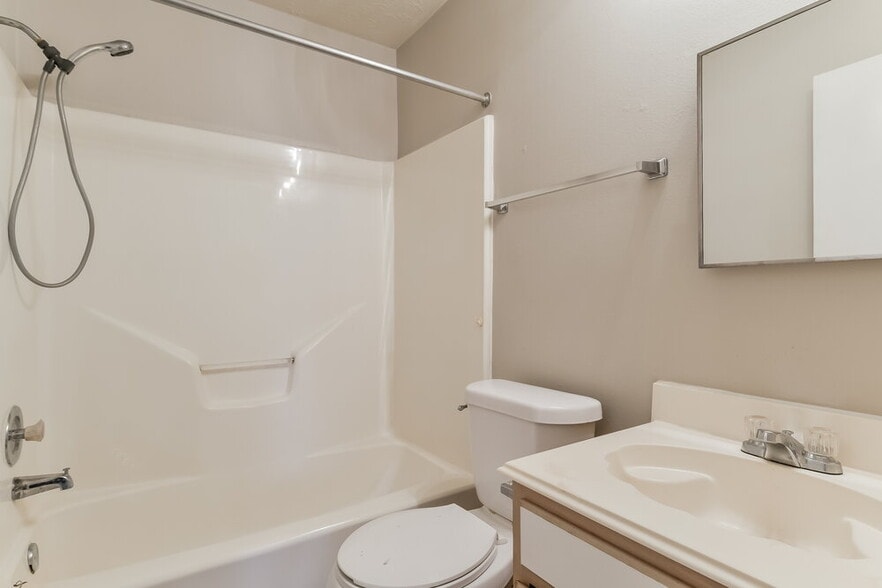 Building Photo - 28907 Binefield St