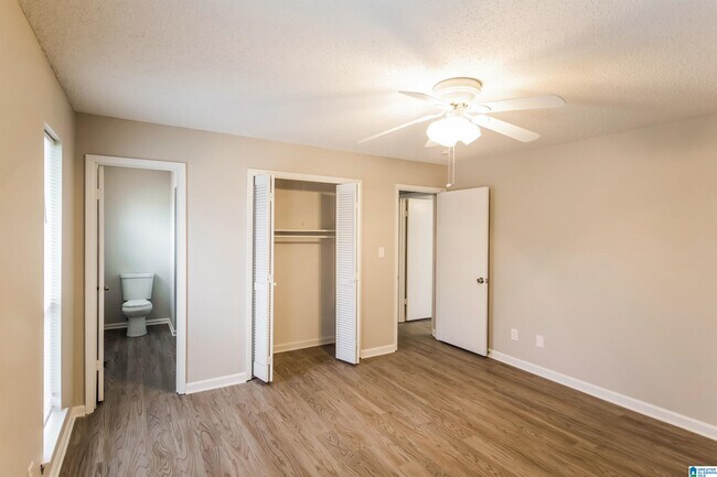 Building Photo - 21264 Royal Dr