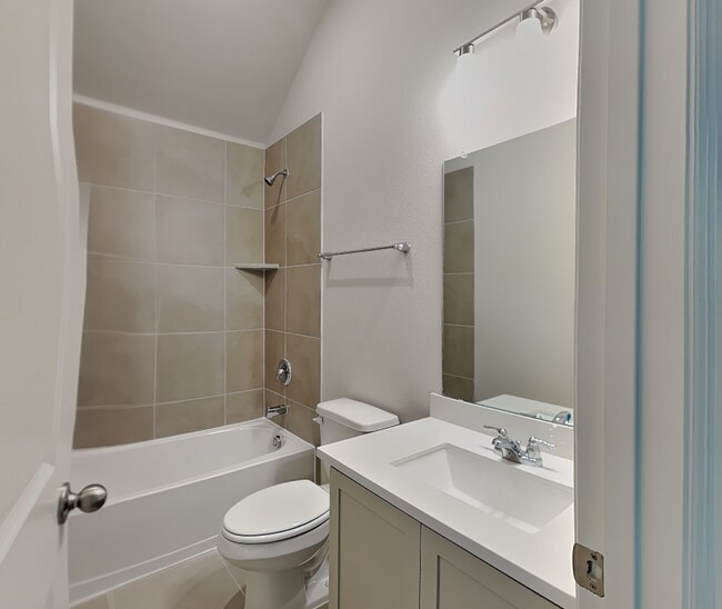 Building Photo - Brand-New Luxury Living in a Prime Fort Worth Location!