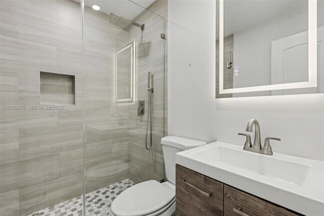 Building Photo - 2317 SW 34th Ave
