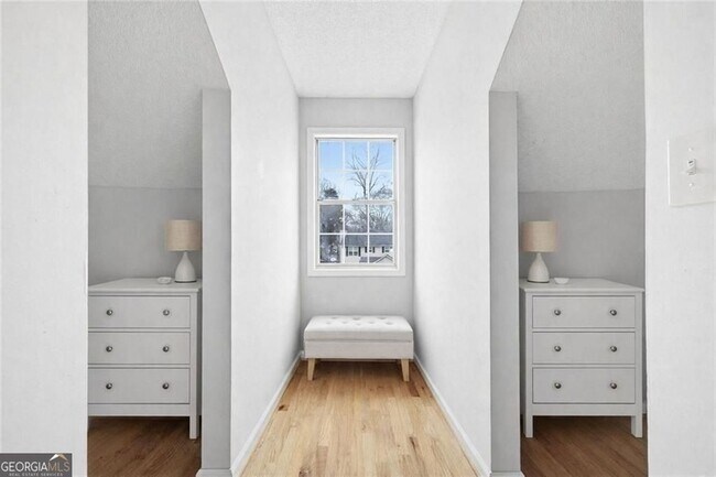 Building Photo - 1055 Autumn Crest Ct