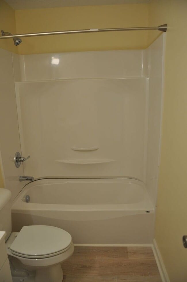 Building Photo - Winchester Duplex