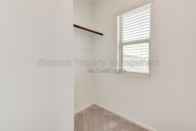 Building Photo - 7418 Clover Chase Dr