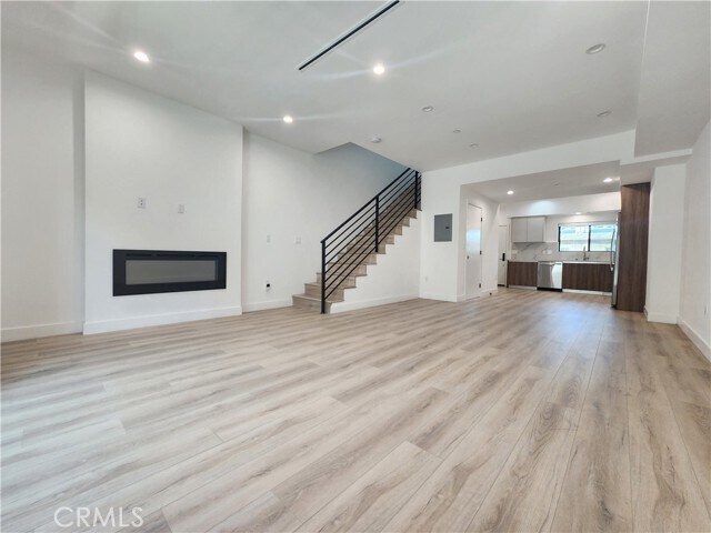 Building Photo - 6061 Fulton Ave