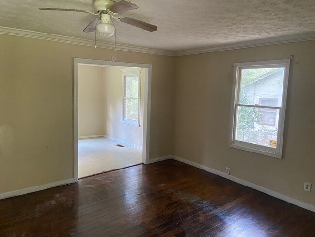 Building Photo - 563 Parkchester Dr