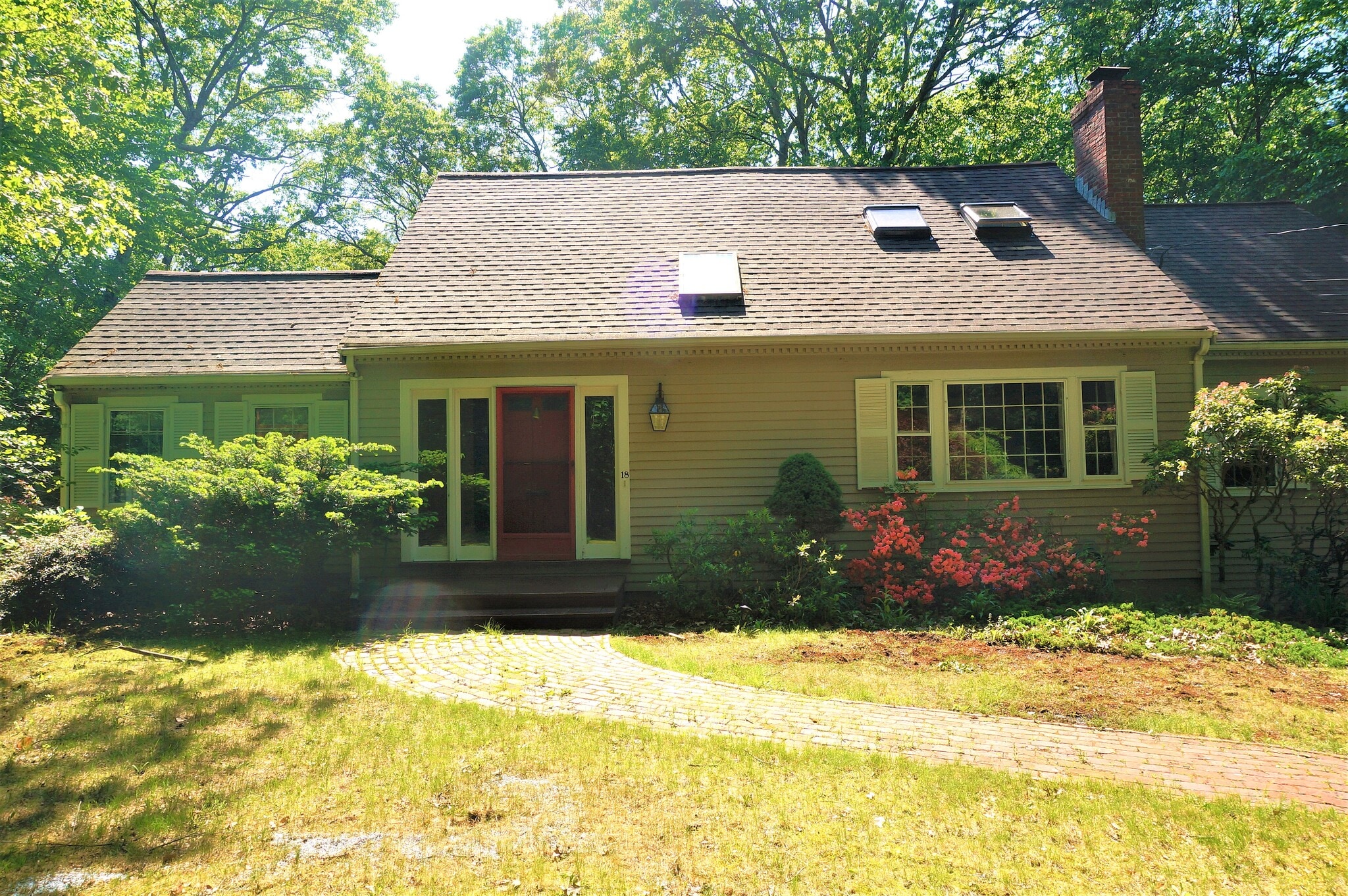 Building Photo - 18 Pequot Rd