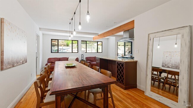 Building Photo - 6131 Batesole Dr