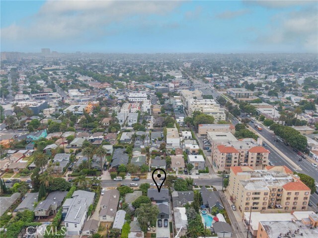 Building Photo - 2428 Glyndon Ave