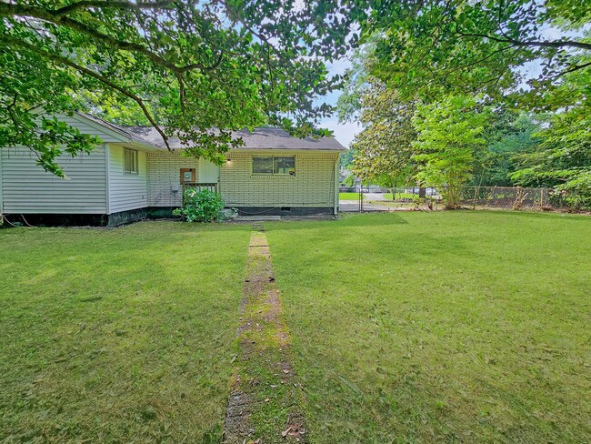 Building Photo - Updated 3-Bedroom Brick Ranch in Jonesboro with Fenced Yard & Prime Location