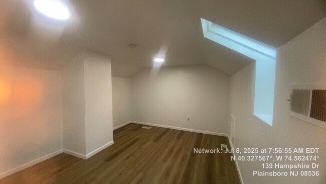Building Photo - Charming 3BR Townhome in Plainsboro