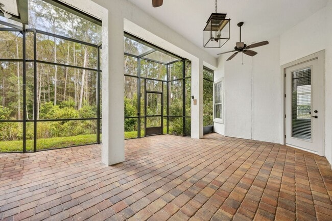 Building Photo - Luxury Living in Amelia National – Resort-...