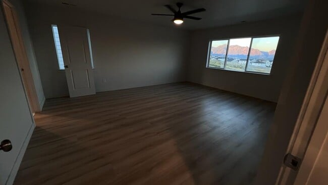 Building Photo - 2168 N Cloverleaf Wy