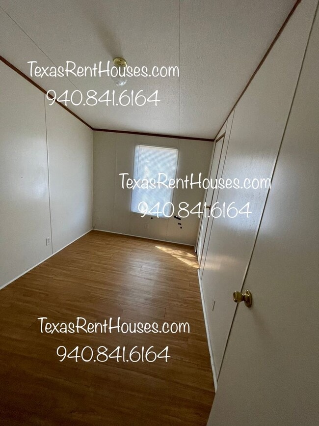 Building Photo - Beautiful Home - Walking Distance to Lamar