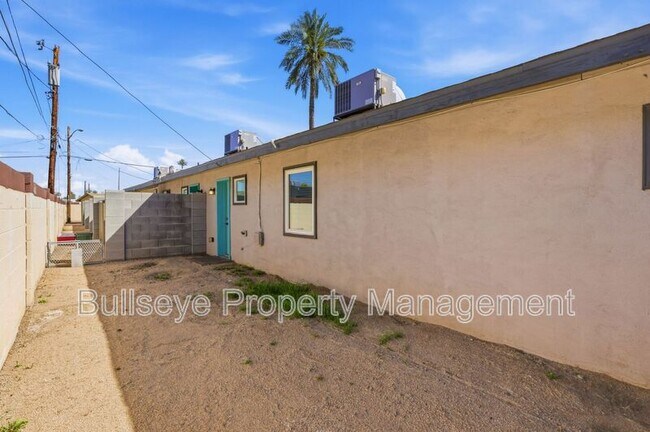 Building Photo - 840 E Turney Ave