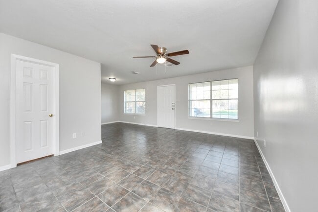 Building Photo - 6446 Mountain Pines Ln