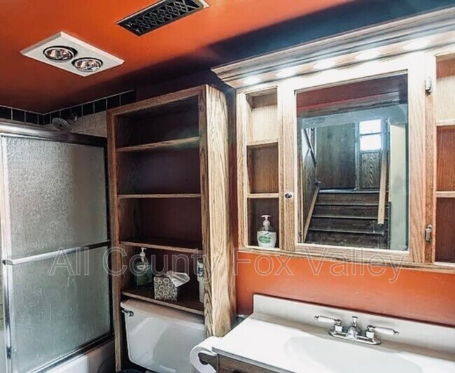 Building Photo - 633 W Briarcliff Rd