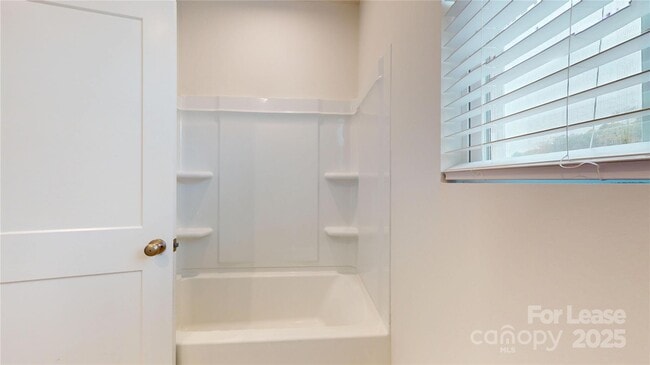 Building Photo - 9645 Munsing Dr