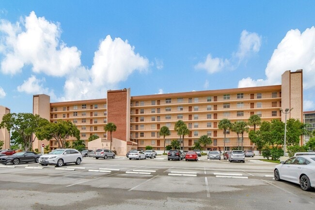 Building Photo - 14527 Bonaire Dr