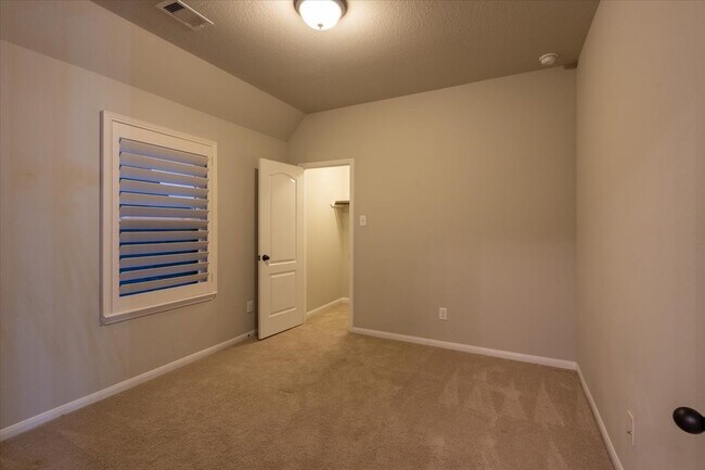 Building Photo - 2614 Orleans Way