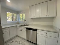 Building Photo - 3 BD/ 1BATH HOUSE LOCATED NEAR DOWNTOWN VA...