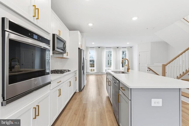 Building Photo - 614 Glenn Lk Dr