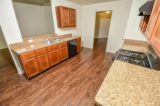 Building Photo - 2607 Verano Dr