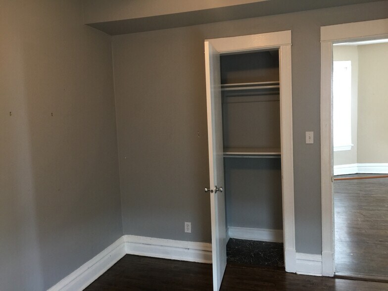 Building Photo - 2960 N Elston Ave