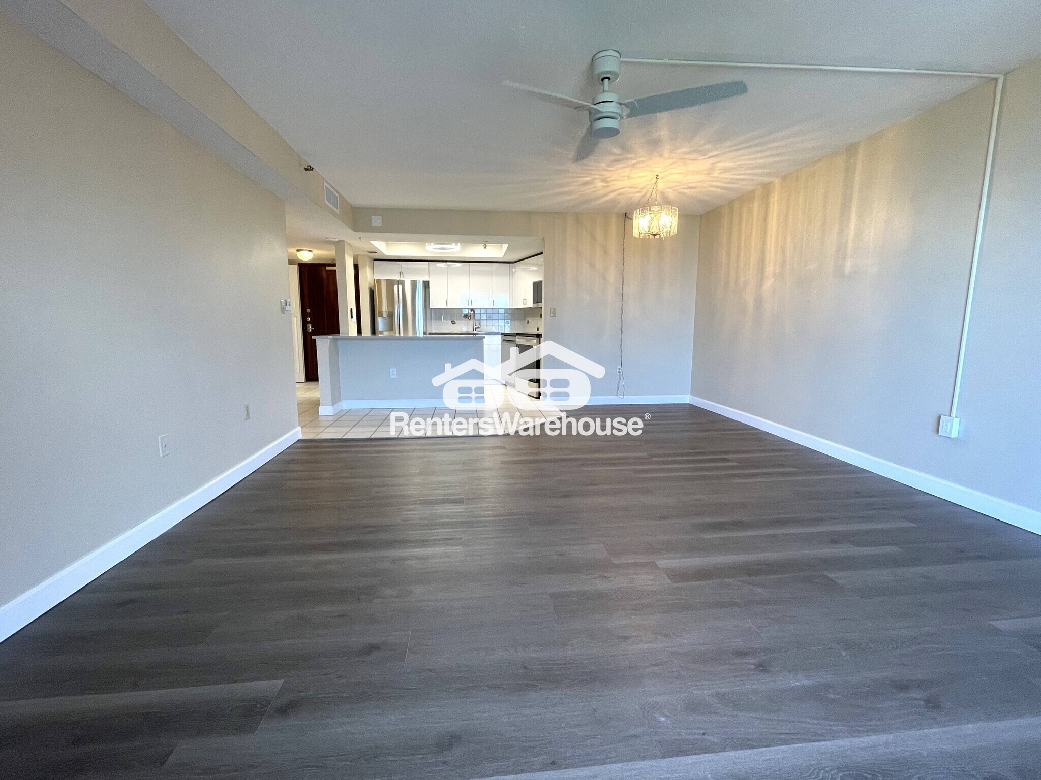 Building Photo - 7430 Sunshine Skyway Ln S