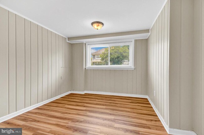 Building Photo - 10228 Farnham Dr