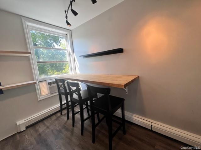 Building Photo - 9-13 Main St