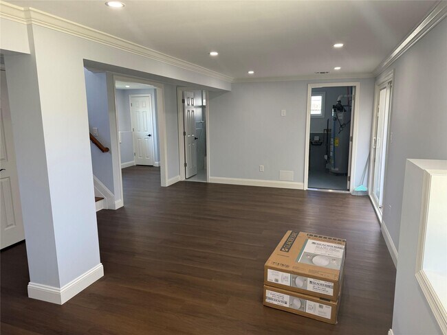 Building Photo - 37 Ruland Rd N